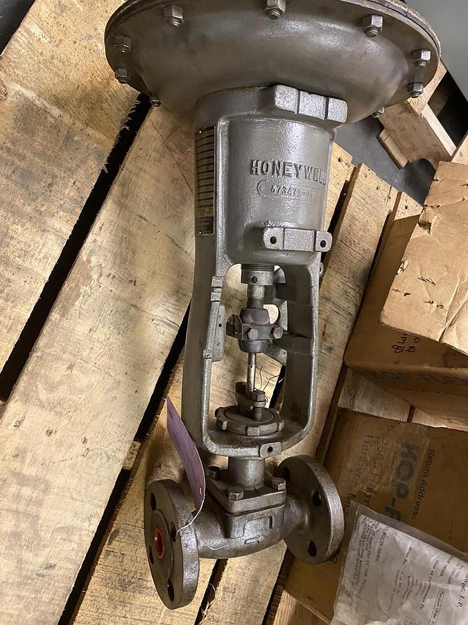 Used HONEYWELL,1401,1 INCH ACTUATOR VALVE C.1.250