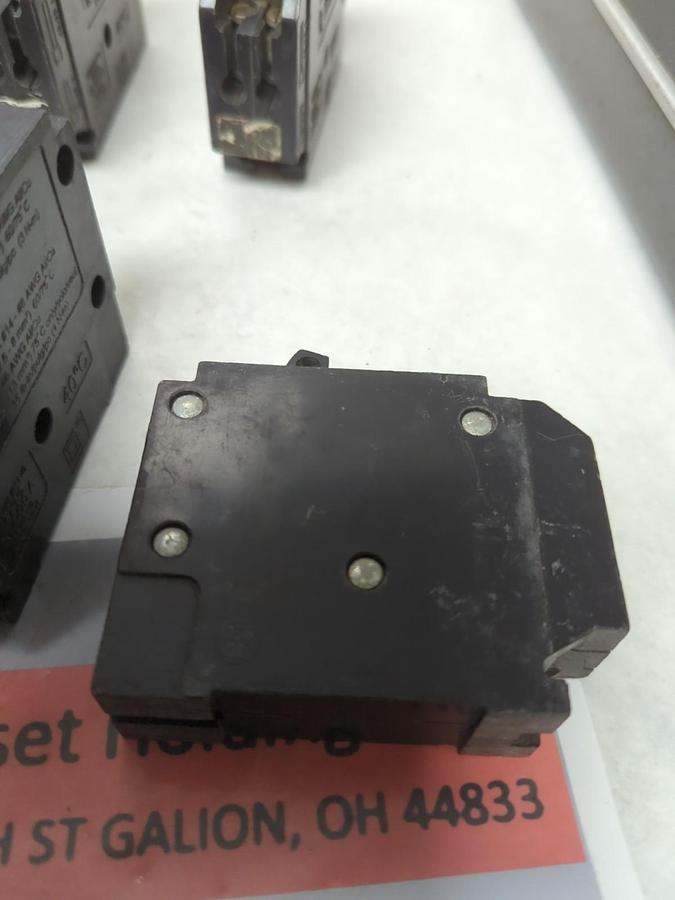 Used SQUARE D,HOMT1515,TANDEM CIRCUIT BREAKER 15/15 AMP 1-POLE LOT OF 6 PRE-OWNED