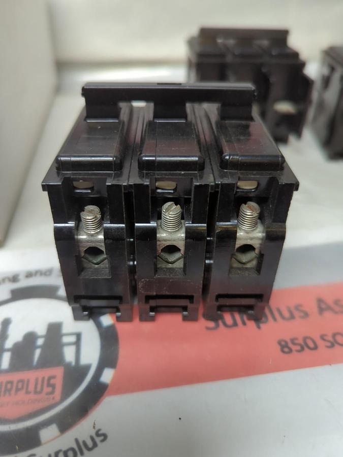 Used SIEMENS,BQ3B015,CIRCUIT BREAKER 3-POLE 15 AMP LOT OF 3 PRE-OWNED