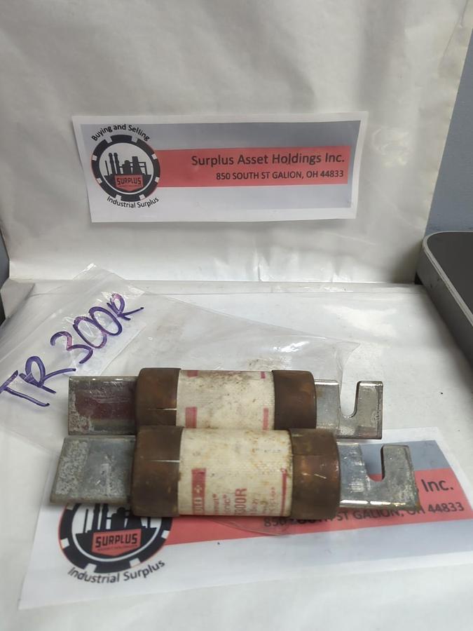 Used GOULD SHAWMUT,TR300R,TRI-ONIC FUSE 300 AMP LOT OF 2 PRE-OWNED