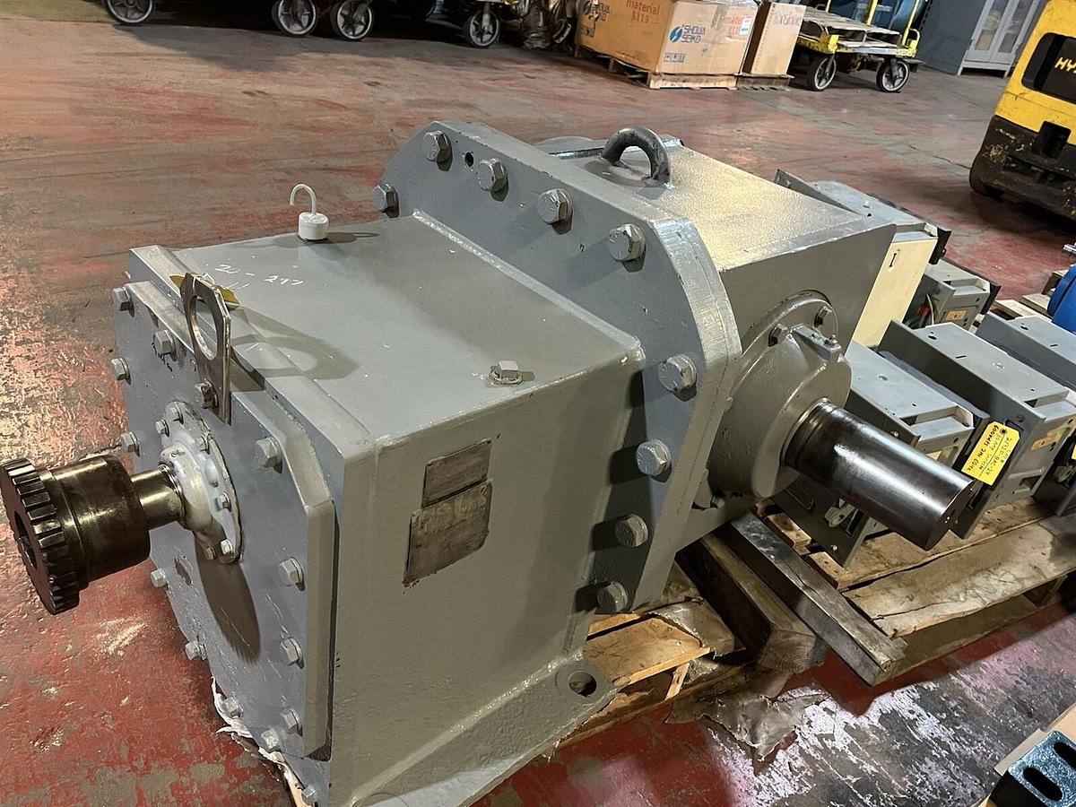 Used FALK,1090FCB3A,ENCLOSED GEAR DRIVE RATIO 21.03 125HP 1750RPM