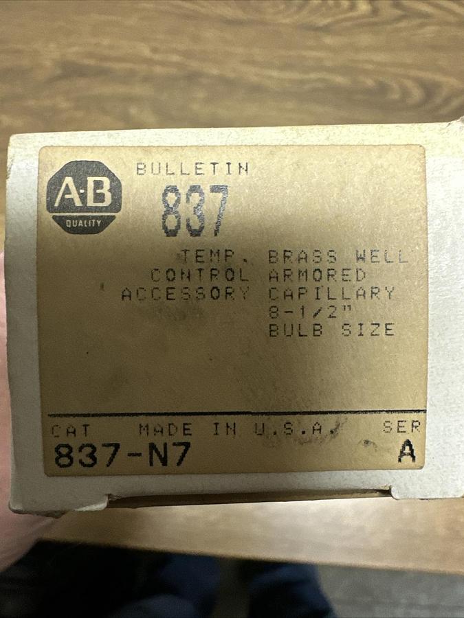 Used Allen Bradley,837-N7,Brass Armored Capillary 8 1/2" Bulb