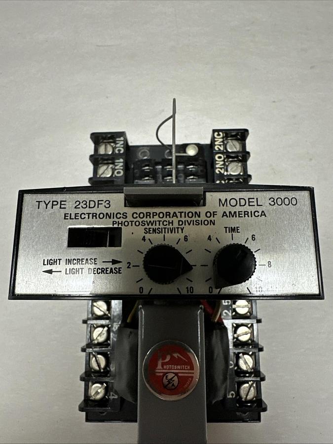 Used Electronics Corporation ,Model 3000,PhotoswitchType 23DF3