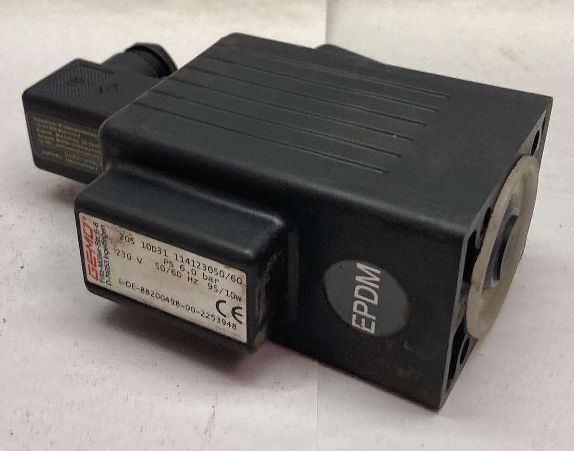 Used Gemu,I-DE-88200498-00-225394,Valve 230V 50/60Hz 95/10W