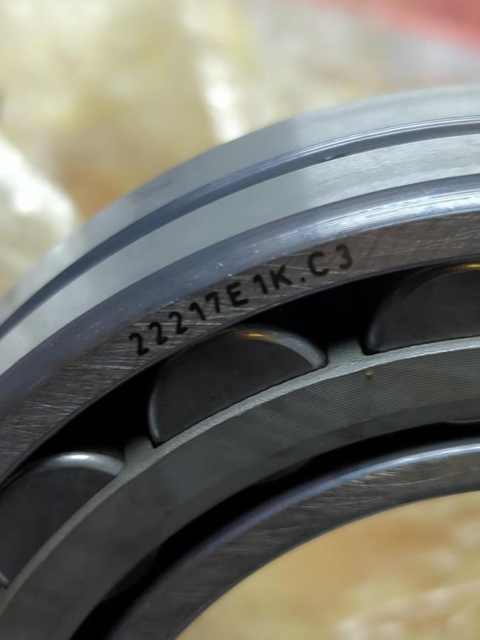 FAG,22217EK.C3,SPHERICAL ROLLER BEARING 85X150X36MM NOS