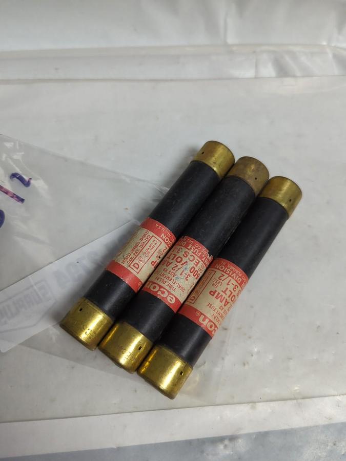 Used CEFCO,ECS 3-1/2,TIME-DELAY 3-1/2 AMP FUSE LOT OF 3 PRE-OWNED