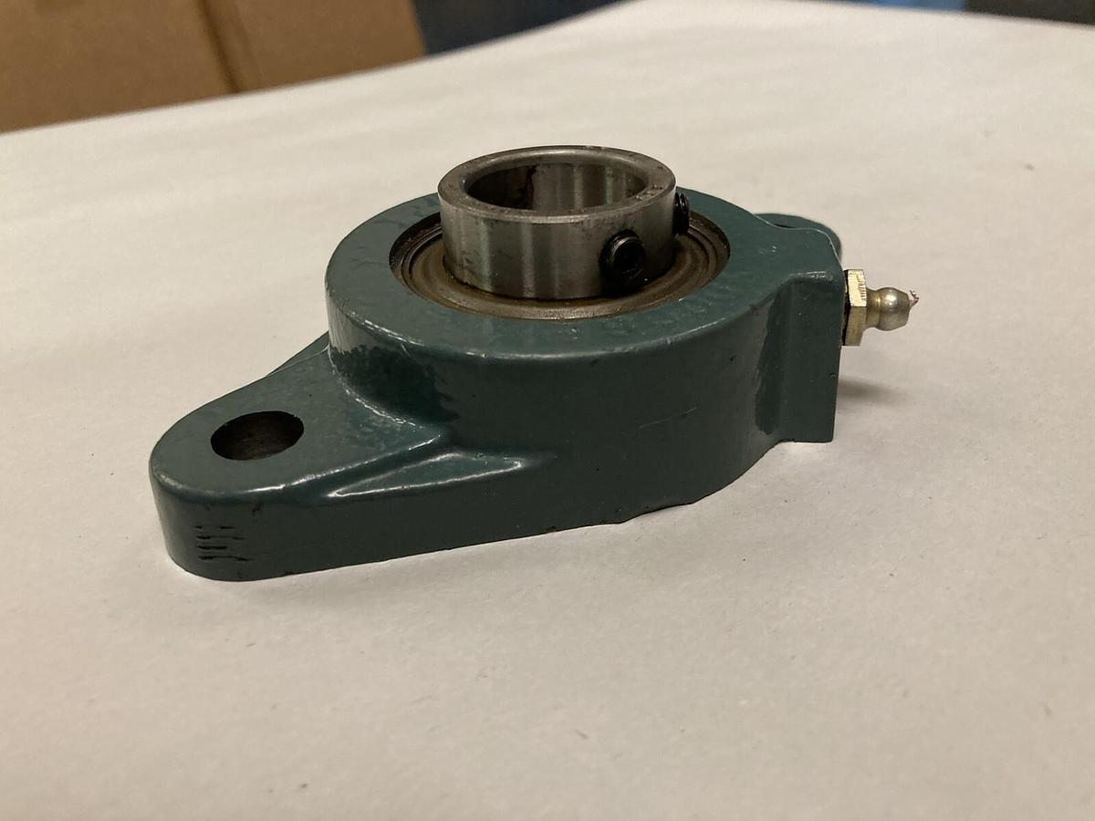 Used Dodge,124052,2-Bolt Flange Mount Bearing 1 Inch SC 205