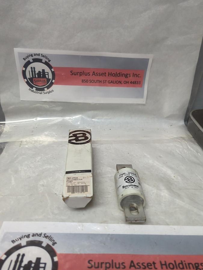 COOPER BUSSMANN,FWH-250A,SEMI-CONDUCTOR 250 AMP FUSE NOS