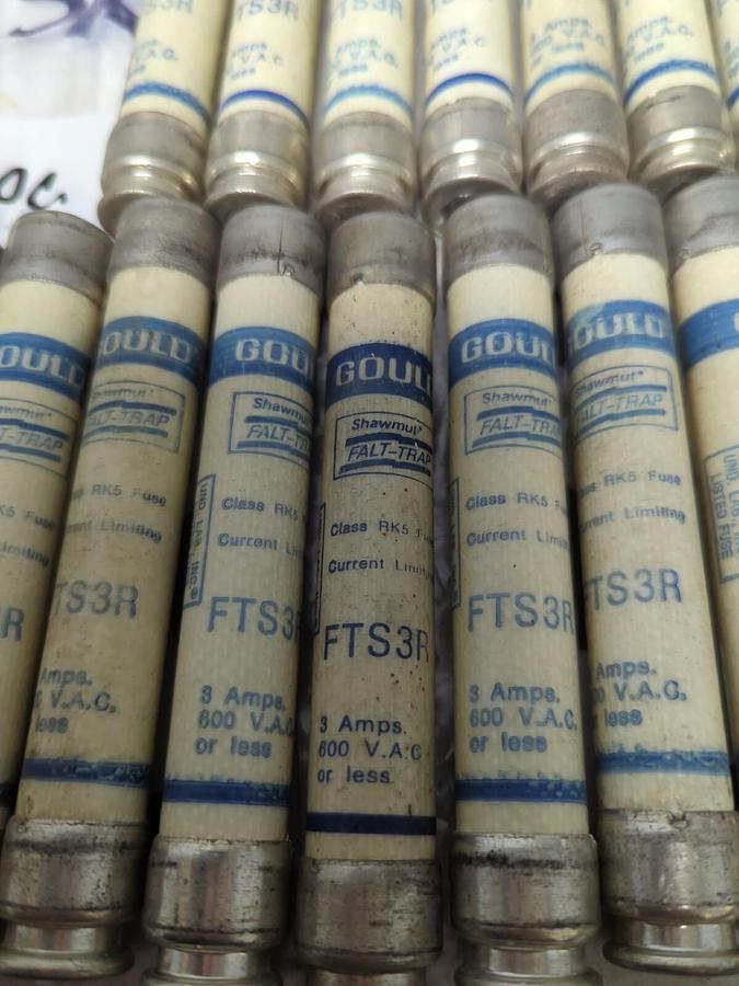 GOULD SHAWMUT,FTS3R,CURRENT LIMITING  3 AMP FUSES LOT OF 16 NOS