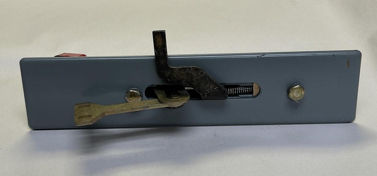 Used SQUARE D,NA,HANDLE MECHANISM