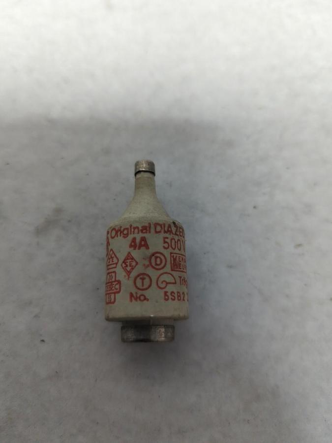 Used TRAGA,5SB2-2,CERAMIC BOTTLE FUSE 4 AMP PRE-OWNED