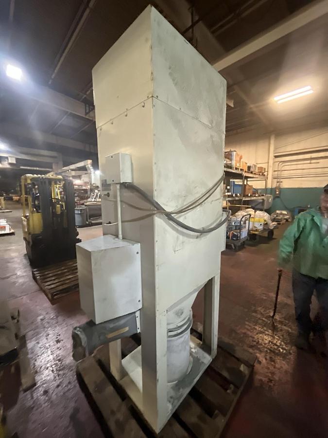 Used DCE,UMA102K3SF,UNIMASTER DUST COLLECTOR 2HP 220V 3PH