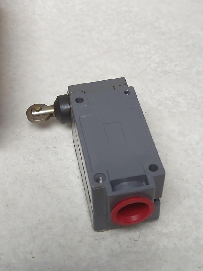 SQUARE D,B54F,TURRET HEAD LIMIT SWITCH CLASS 9007 SERIES A NOS
