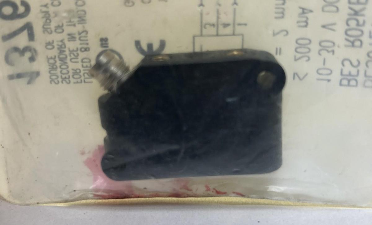 Used BALLUFF,BES R05KB-PSC20B-S49A,INDUCTIVE SENSOR NEW