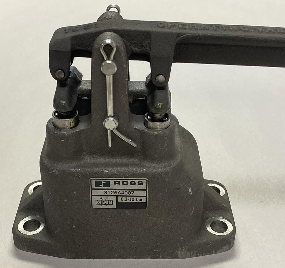 ROSS,3126A4007,HAND LEVER MANUAL VALVE NOS