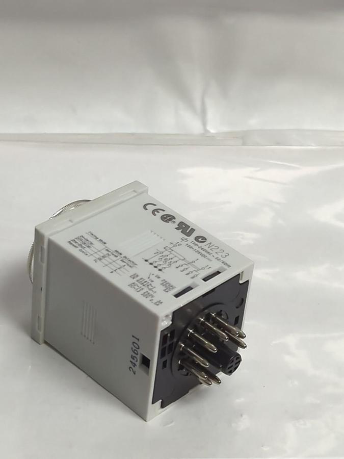 Used ALLEN BRADLEY,700-HR52TA17,MULTI FUNCTION TIMING RELAY SERIES C 1/6 HP 5A
