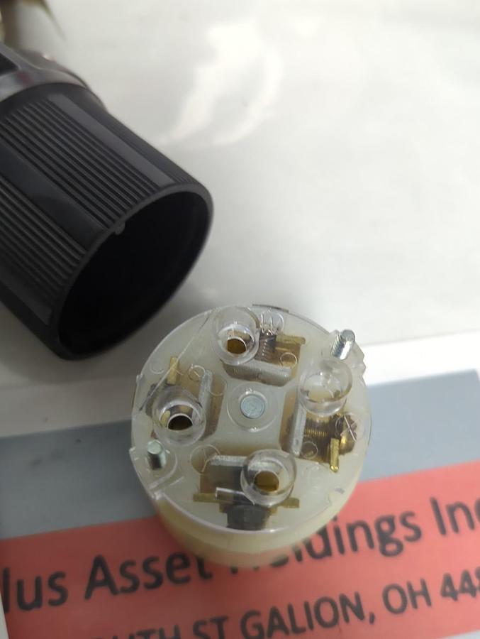 COOPER,CWL1420C,CONNECTOR 20A 125/250V NEMA SIZE L14-20R NOS
