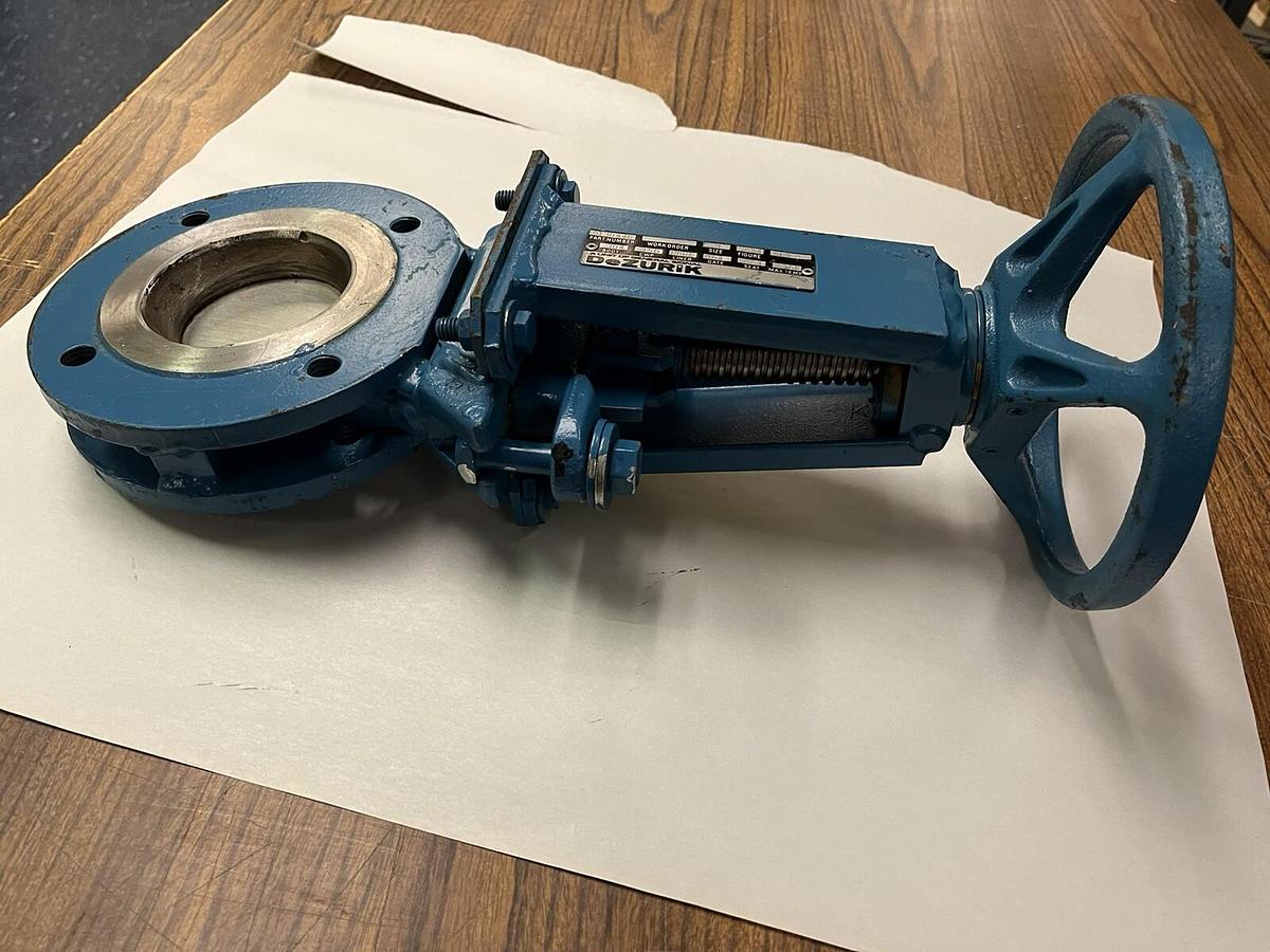 Used DEZURIK,9130448,SIZE 3" BUTTERFLY VALVE 150 CWP FIGURE 824 BODY 304