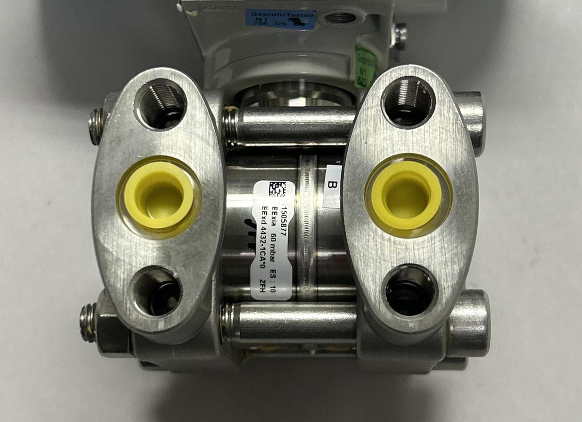 Used SIEMENS,7MF4433-1CA22-1NC6-Z,PRESSURE TRANSDUCER NEW