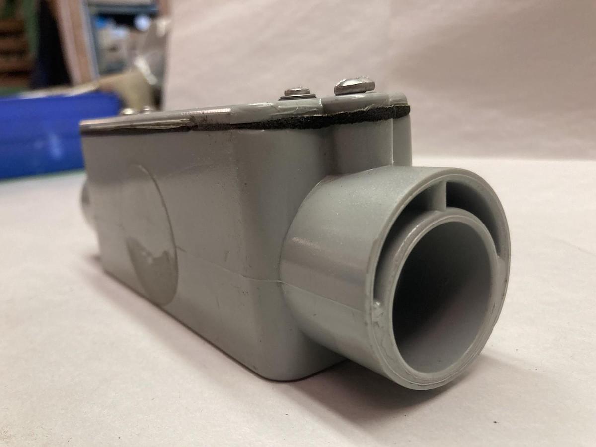 Used Carlon,E987E,Conduit Body Type C 3/4 Inch