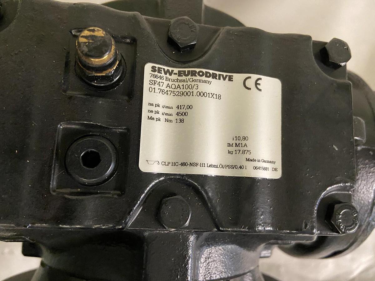 SEW Eurodrive,SF47-AQA100/3,Gear Reducer 4500/417 Ratio 10.8