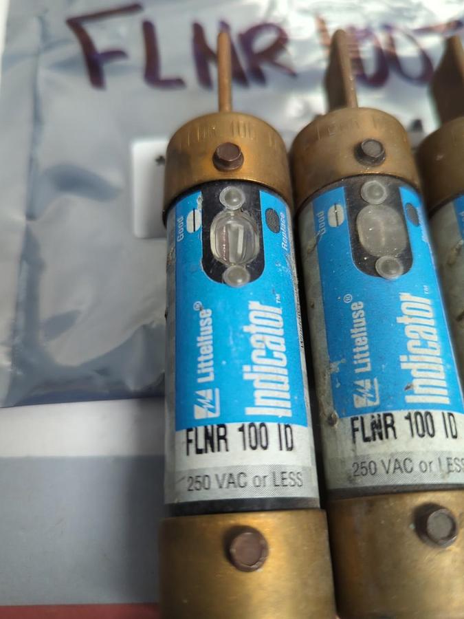 Used LITTELFUSE,FLNR100ID,INDICATOR 100 AMP FUSE LOT OF 3 PRE-OWNED