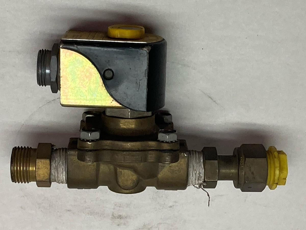 Used Parker,08F22C2140ADFGC05H,Valve 5-300 PSI 50/60Hz 110/120V