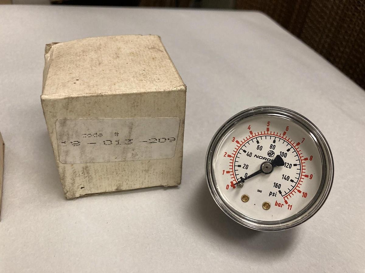 Norgren,18-013-209,Pressure Gauges 0-160PSI 1/4"NPTF LOT OF 2