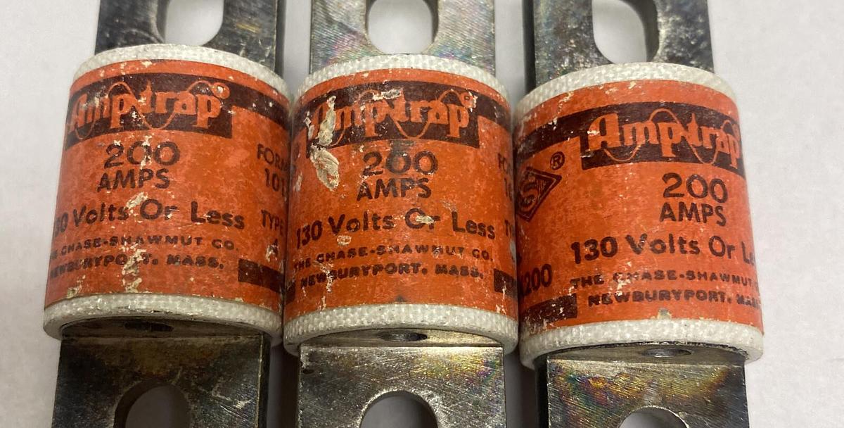 FERRAZ SHAWMUT,A13X200,FUSE 200 AMP LOT OF 3 NEW NO BOX
