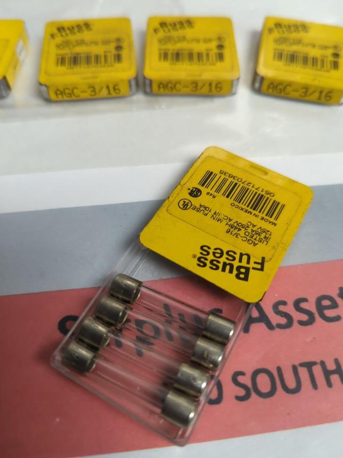 COOPER BUSSMANN,AGC-3/16,3/16 AMP FUSE LOT OF 34 NOS