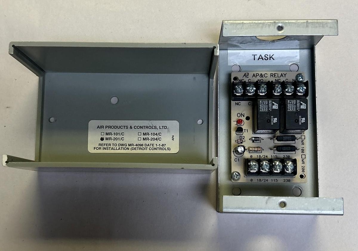 Used AIR PRODUCTS & CONTROLS,MR-201/C,MULTI VOLTAGE CONTROL RELAY