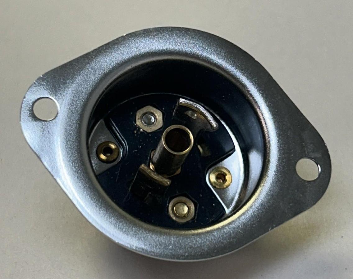 HUBBELL,HBL7595,FLANGED INLET LOT OF 4 NOS