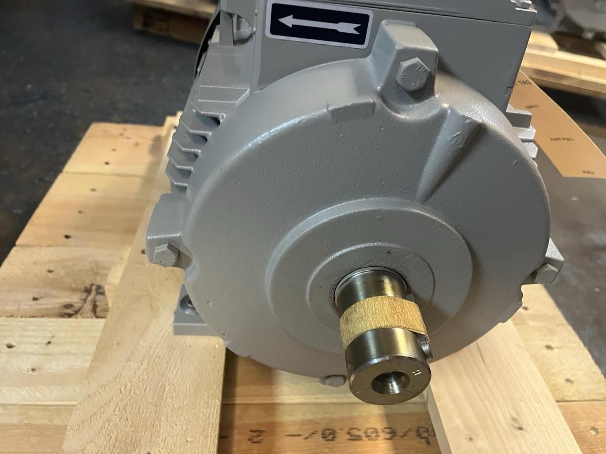 SIEMENS,1LA7139-2AA90-ZT08,MOTOR 11kW 400V 2940RPM 132S