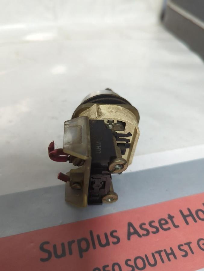 Used ALLEN BRADLEY,800T-H2,SERIES N SELECTOR SWITCH PRE-OWNED