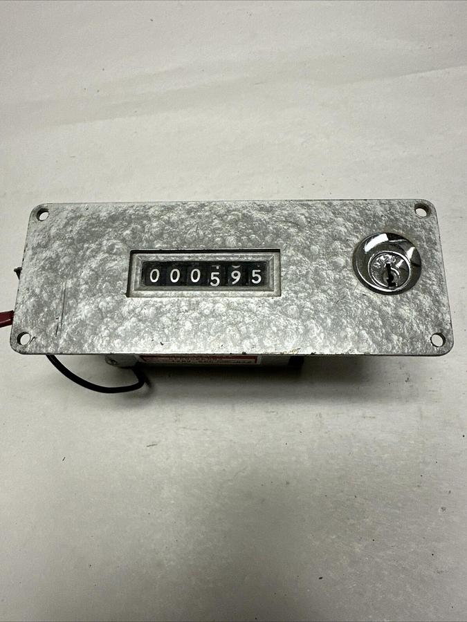 Used ITT General Controls,CE600BK602,Resettable Counter (G064)