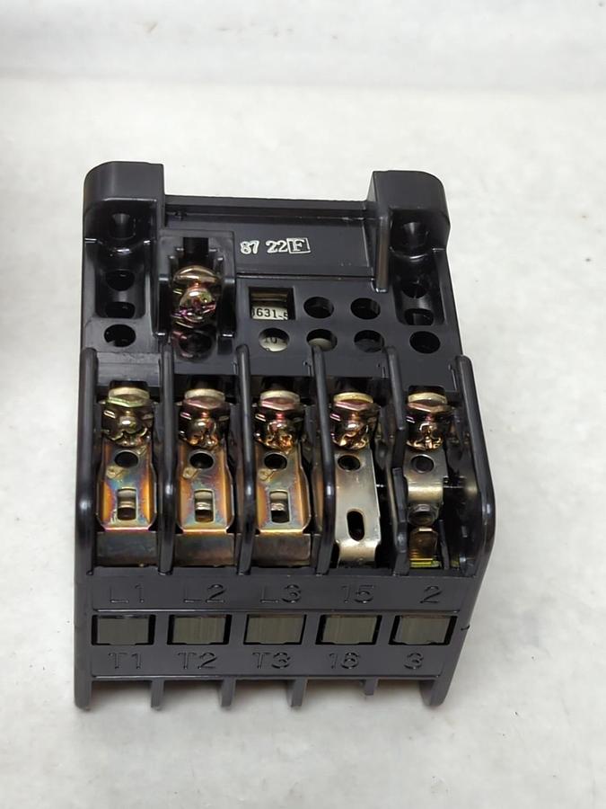 Used FUJI ELECTRIC,2RCOFO1,CONTACTOR SRCa3631-5-1 600V PRE-OWNED