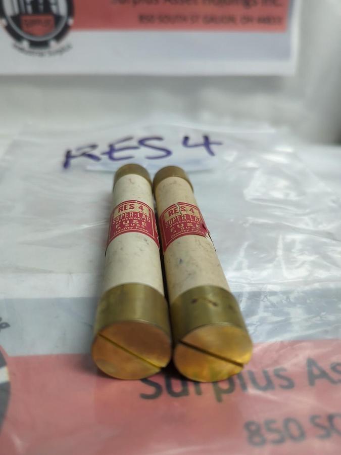 COOPER BUSSMANN,RES-4,RENEWABLE FUSE 4 AMP LOT OF 2 PRE-OWNED