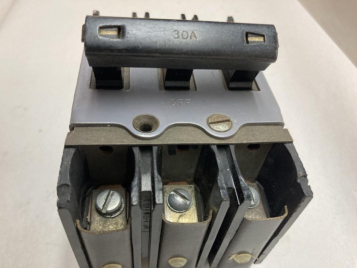 Used Square D,MH-330,Obsolete Circuit Breaker 30A