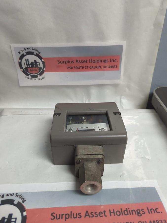 Used HONEYWELL,C647A 1002 1,GAS PRESSURE SWITCH PRE-OWNED