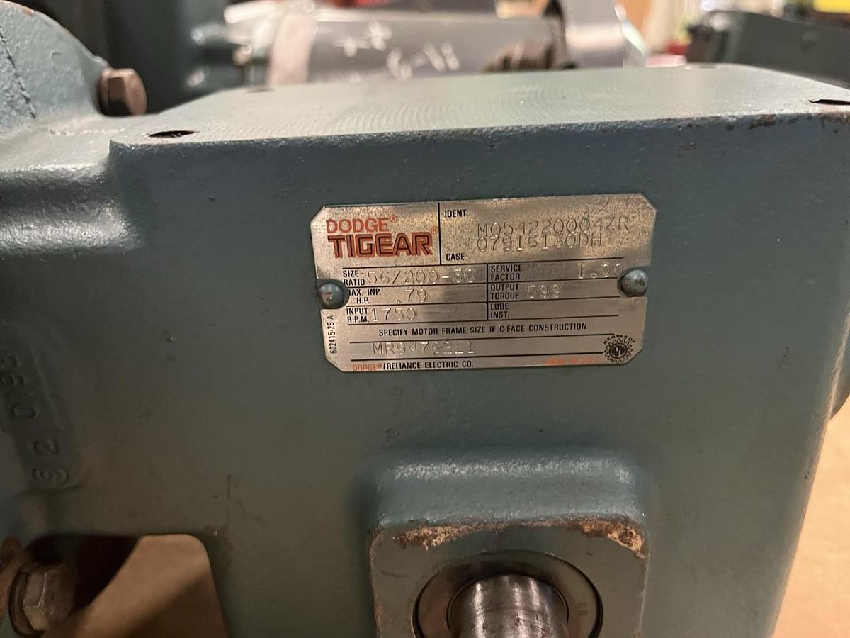 Used DODGE,56/200-30,TIGEAR GEAR REDUCER RATIO 3 1HP 1725RPM