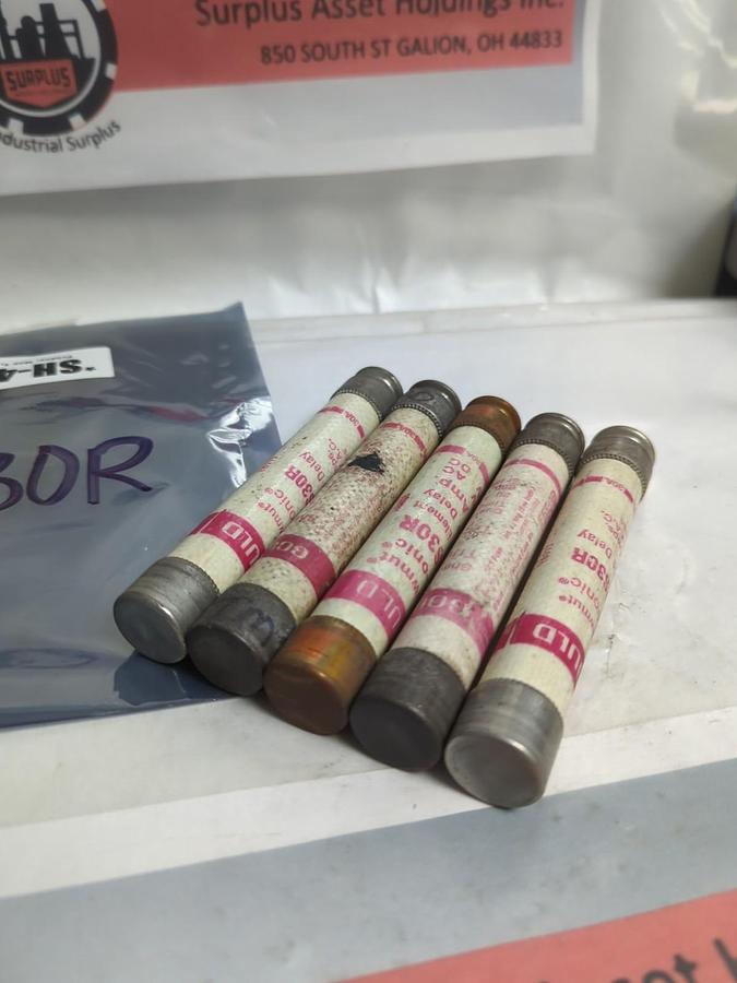 Used GOULD SHAWMUT,TRS30R,TRI-ONIC 30 AMP FUSE LOT OF 5 PRE-OWNED