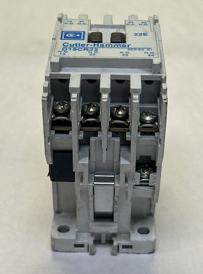 Used CUTLER-HAMMER,D15CR22,RELAY
