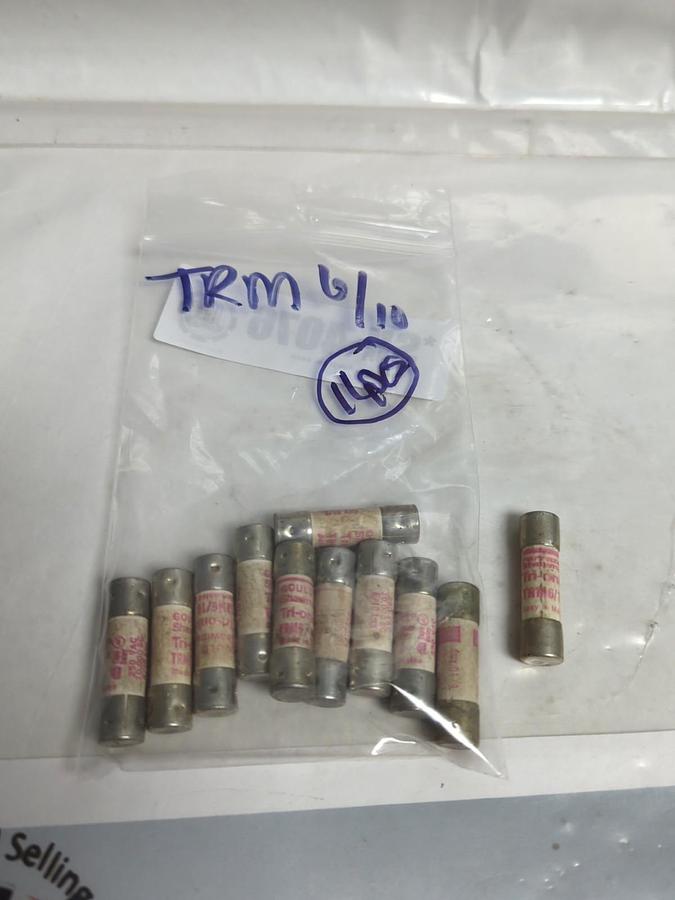 Used GOULD SHAWMUT,TRM 6/10,TRI-ONIC 6/10 AMP FUSE LOT OF 11 PRE-OWNED