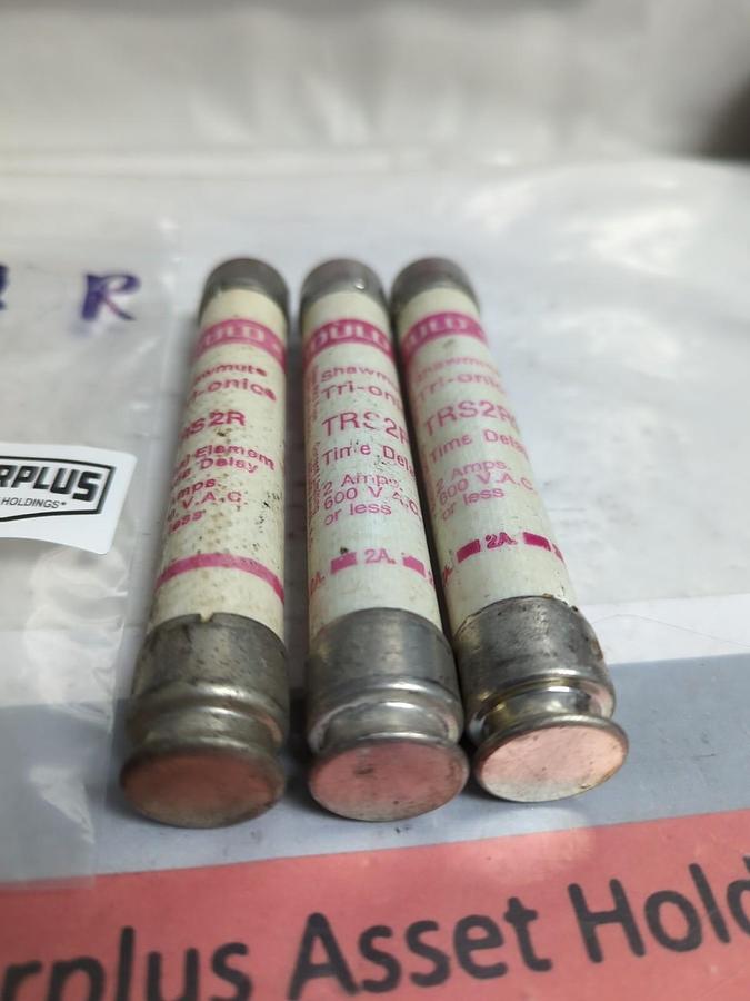 Used GOULD SHAWMUT,TRS2,TRI-ONIC 2 AMP FUSE LOT OF 3 PRE-OWNED