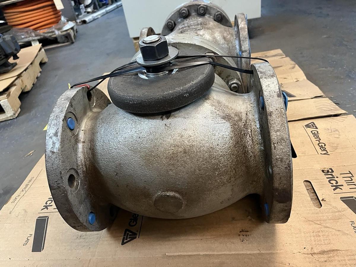 Used NEWCO 15,31F-CB2-H,SWING CHECK VALVE 6" CLASS 150 NEEDS FLAPPER