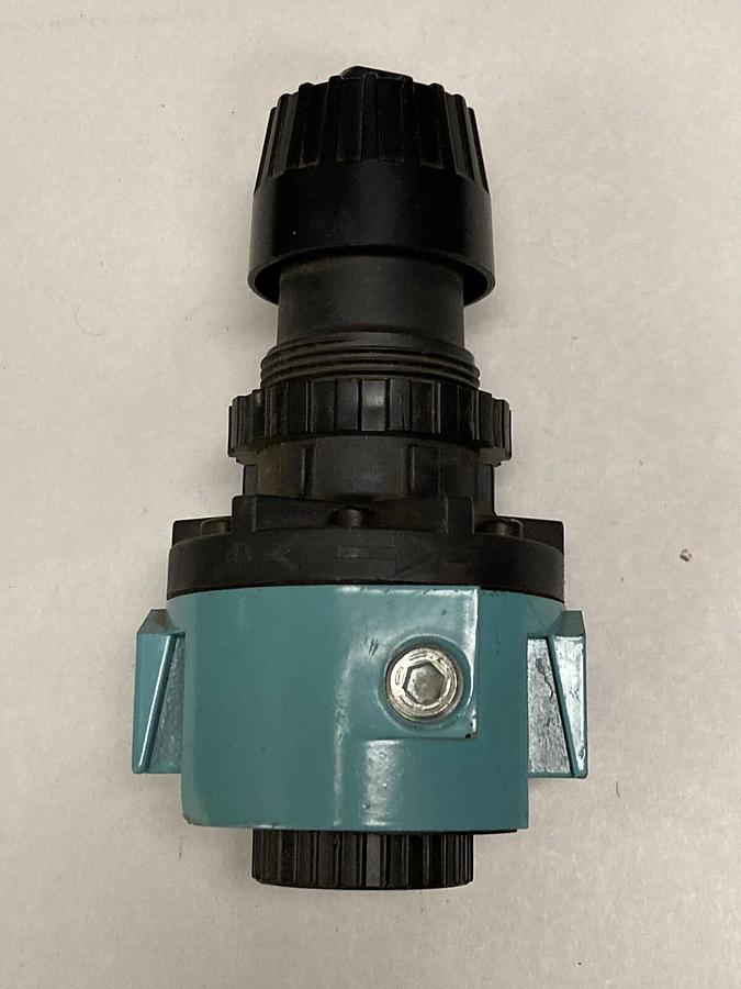 Used Wilkerson,R26-04-000A D93,Pneumatic Pressure Regulator