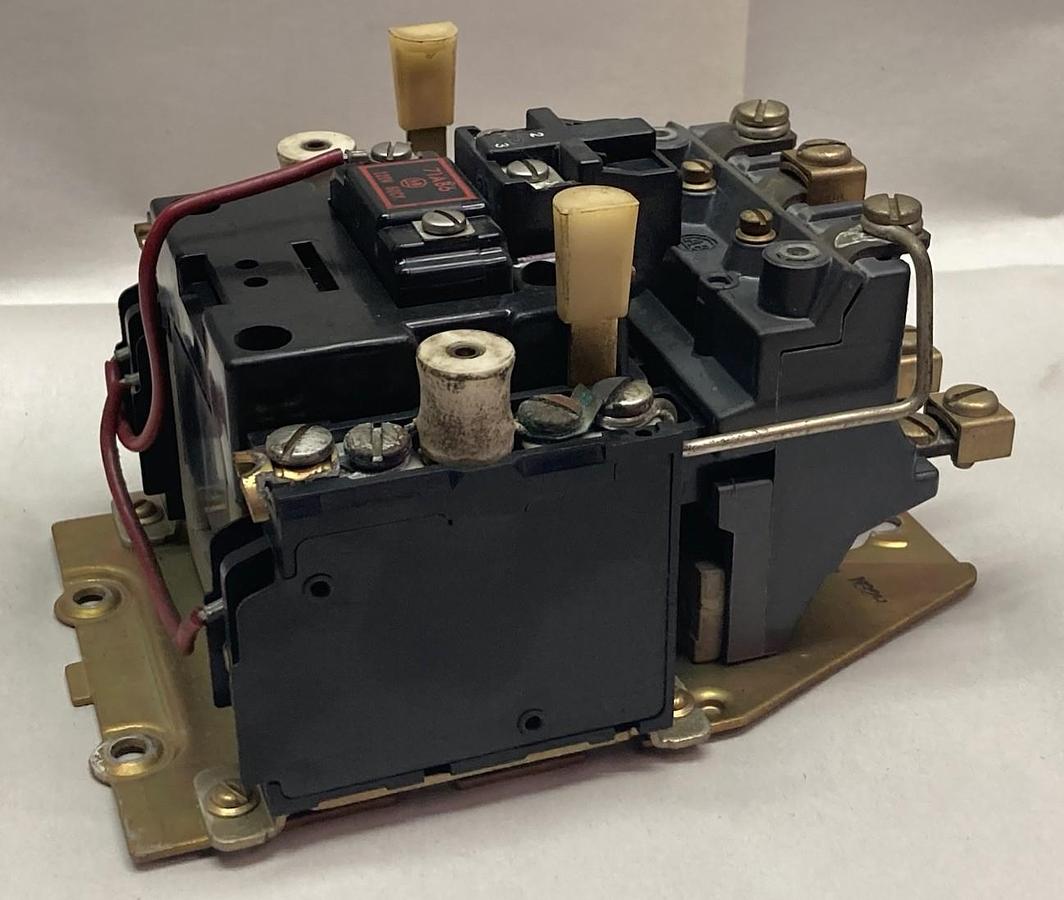Used Allen-Bradley,71A86,Contactor 120V 60Cy