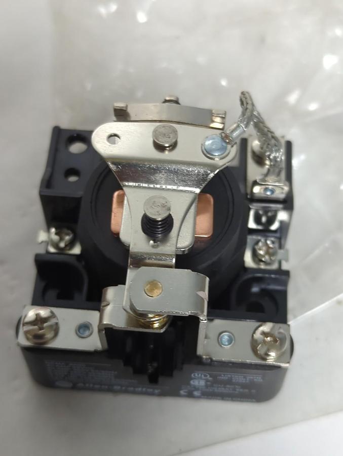 ALLEN BRADLEY,700-HG46A1,CONTROL RELAY SERIES C 40 AMP 120V 50/60HZ NOS