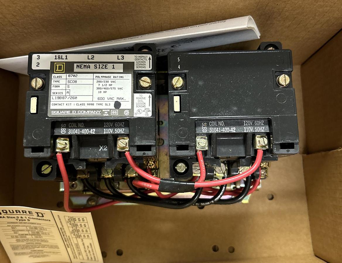 Used SQUARE D,8702SCO8V02S,AC REVERSING MAGNETIC CONTACTOR SIZE 1 NEW