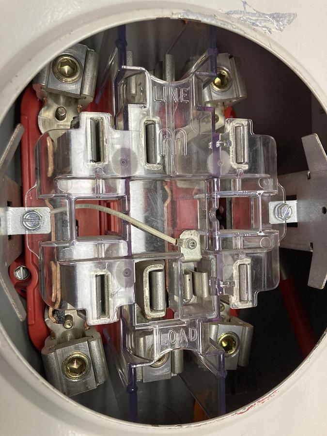 Used Milbank,9700L,Meter Base Type 3R,3PH Enclosure 4-Wire 600V 200A